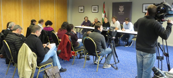 Conférence de Presse d'Udalbiltza à Bayonne le 21 novembre 2013.