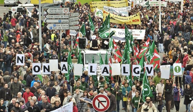 Bizi! à la manifestation anti-LGV