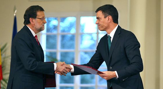 Mariano Rajoy (PP) eta Pedro Sánchez (PSOE)  La Moncloa-an 2015eko otsailaren 2an azken 30 urteetak 4. Itun Antiterrorista Izenpetzen