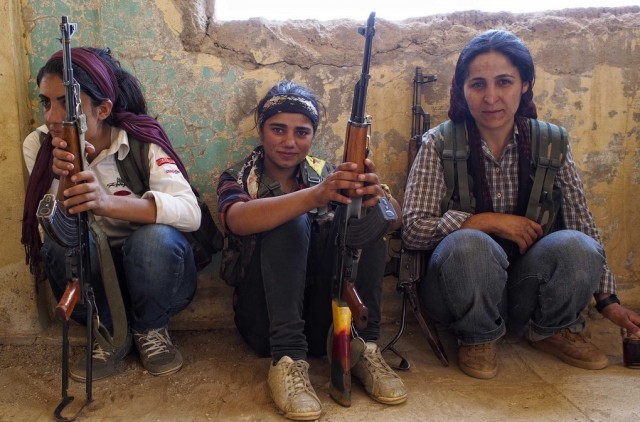 Combattantes du YPD kurde (Unités de protection du peuple) en Syrie.