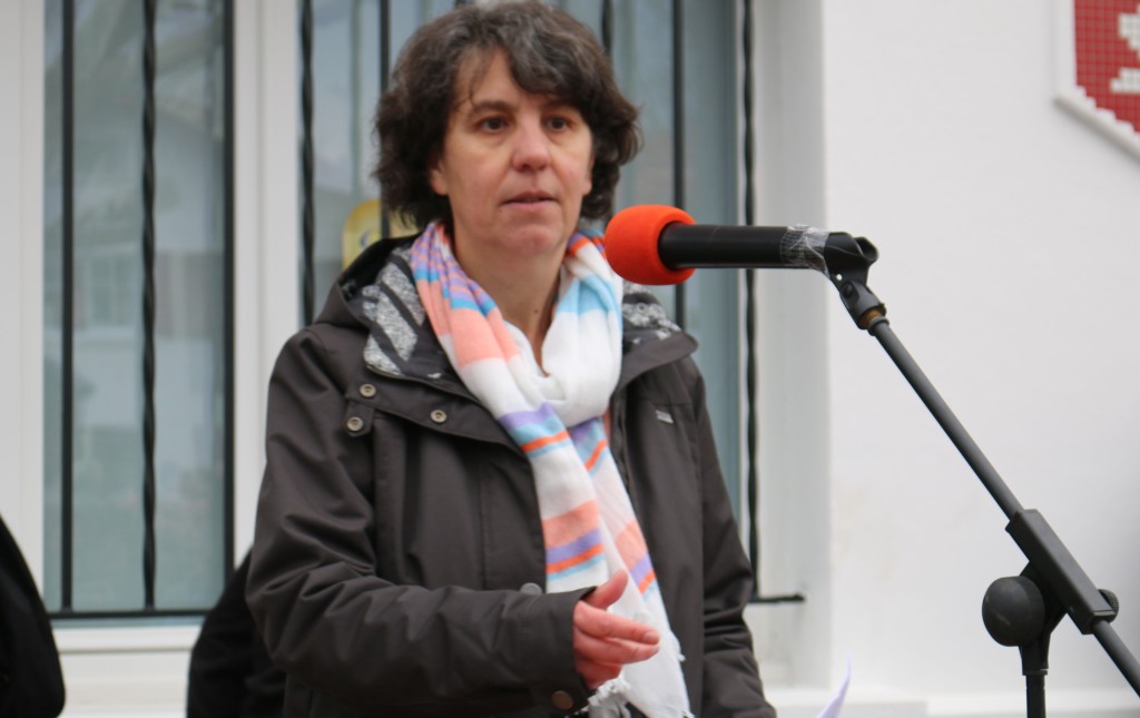 Prise de parole de Martine Bouchet (CADE & StopMines-EH) le 11 février 2017 à Espelette devant les 1000 manifestants anti-mines d’or.