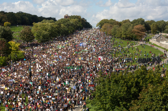 «Près d’un demi-million» de manifestants dans les rues de Montréal  pour la Marche Climat de septembre 2019