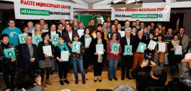 Les candidats aux élections municipales signataires du pacte de métamorphose écologique de Bizi.