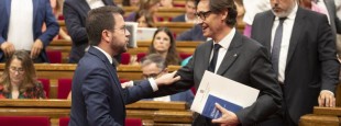 Pere Aragonès (ERC) et Salvador Illa  (PSOE) à la veille de conclure un accord sur le budget catalan.
