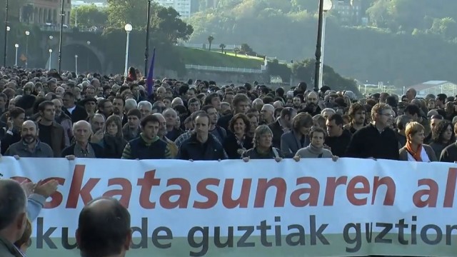 "Askatasunaren alde, eskubide guztiak guztiontzat" lelopean Donostian egindako manifestazioa (2009-10-17)  