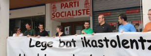 Manifestazio burua, boterean den PSF-aren egoitza aitzinean