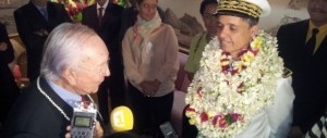 Le préfet Beffre accueilli à Tahiti par le président Flosse, repris de justice multirécidiviste.