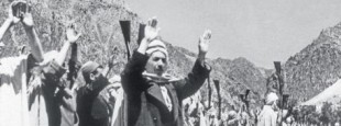Sétif, 1945. Les arrestations des Algériens soupçonnés d'être impliqués dans l'insurrection s’accompagnent de véritables razzias.