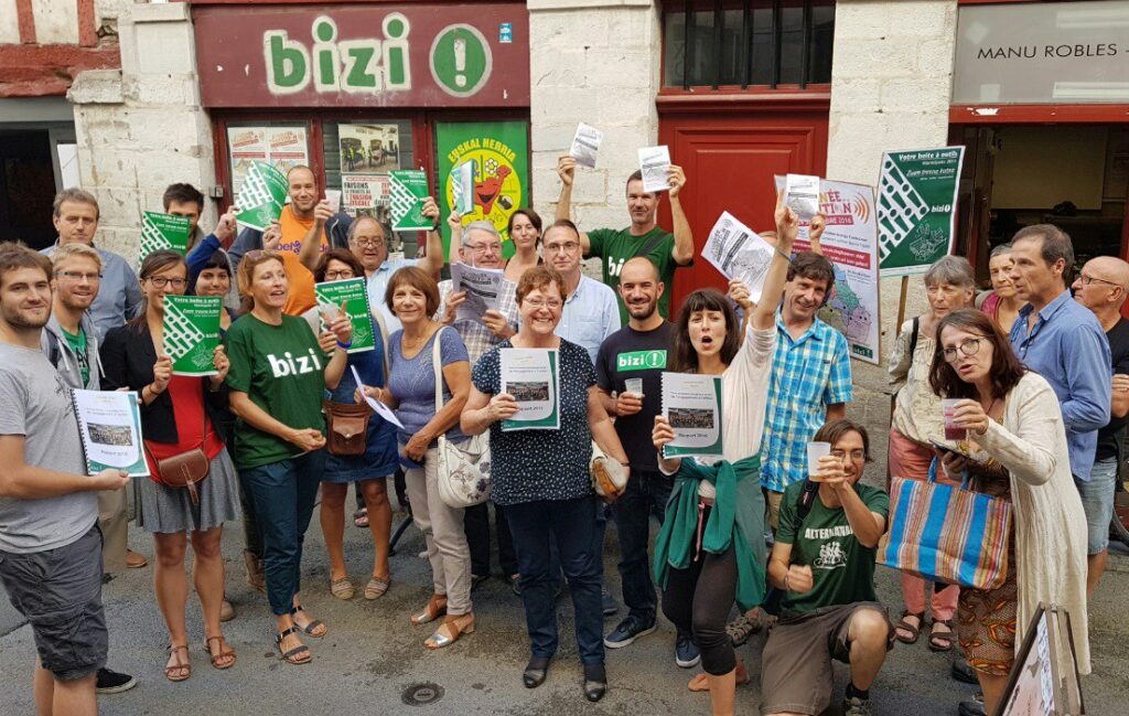 Le samedi 24 septembre 2016 à Bayonne, lors de la présentation publique du premier rapport du comité Hitza hitz de suivi des engagements municipaux sur la transition énergétique.