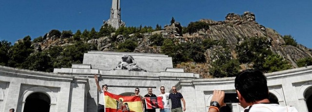 Le mausolée du Valle de los Caídos abrite aussi les dépouilles de près de 34 000 nationalistes et républicains.