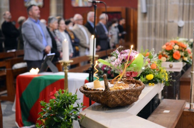 L’ezko déposé à l’église Saint-André lors de la cérémonie des obsèques de Mattin Larzabal, le samedi 6 juin à Bayonne. © Kepa Etchandy (http://ibaifoto.com)