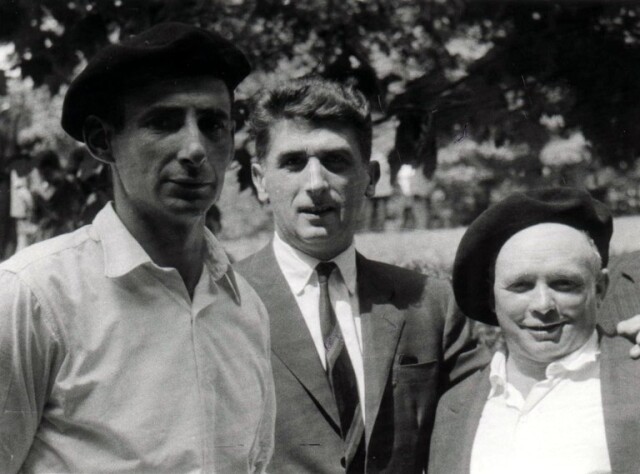 Xalbador (à gauche), Mattin (à droite) et au centre Michel Labéguerie (1921 - 1980) : cliquer sur l'image pour voir sa présentation sur le site 'EKE-ICB.