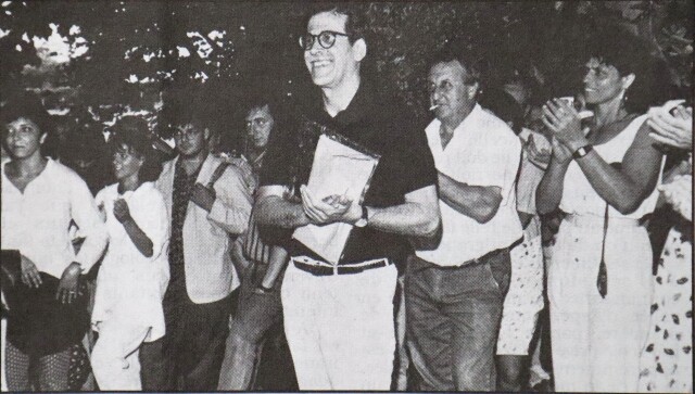 A sa sortie de prison le 18 août 1991, après plus de trois ans de prison, Iulen est accueilli triomphalement à Arbona-Arantzola, par ses amis. On reconnaît Aña-Mari Grenié, Bixente Vrignon, Josiane Mersch.