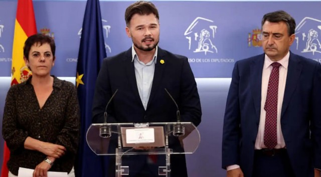 Mertxe Aizpurua (EH Bildu), Gabriel Rufián (ERC) et Aitor Esteban (PNV), trois négociateurs aux dents longues.