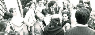 Procès de Juan José Etxabe. Au centre, de gauche à droite, Jakes Abeberry, Juan José Etxabe, Xarles Videgain, Beñat Etcheverry-Ainchart, Maurice Abeberry. A droite : Koko Abeberry. De dos au centre : Agustin Duperou.