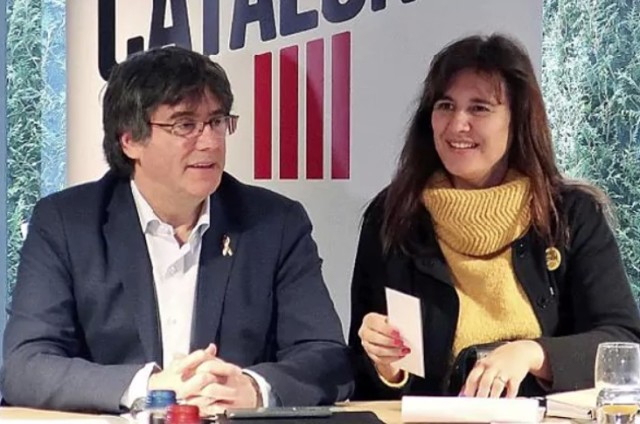 Carles Puigdemont et Laura Borràs lors d’une réunion en Belgique.