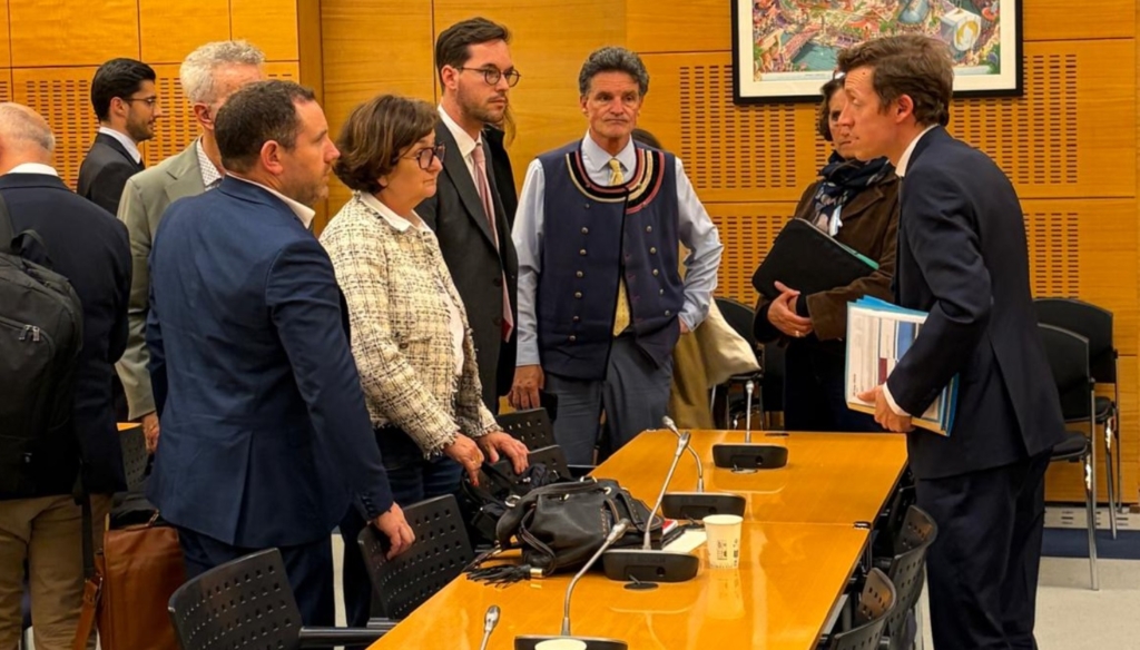 Le ministre de l’Éducation nationale Édouard Geffray, auditionné le 20 mai 2026 par le groupe d’études Langues et cultures régionales de l’Assemblée nationale, co-présidé par les députés Paul Molac et Peio Dufau, et dont font partie Colette Capdevielle et Iñaki Echaniz.