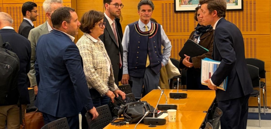 Le ministre de l’Éducation nationale Édouard Geffray, auditionné le 20 mai 2026 par le groupe d’études Langues et cultures régionales de l’Assemblée nationale, co-présidé par les députés Paul Molac et Peio Dufau, et dont font partie Colette Capdevielle et Iñaki Echaniz.